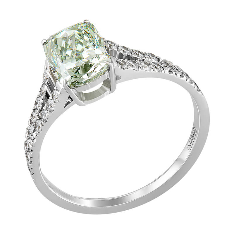 Кольцо c зеленым бриллиантом 1.790 ct
