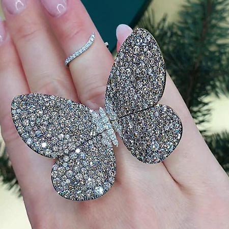 Butterfly ring with movable mechanism 13,020 ct