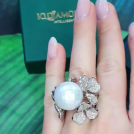 Pearl Ring with grown diamonds 8,57 ct